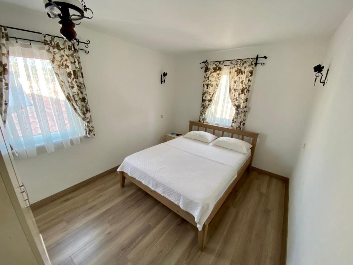 Ada Hotel Tenedos Buitenkant foto