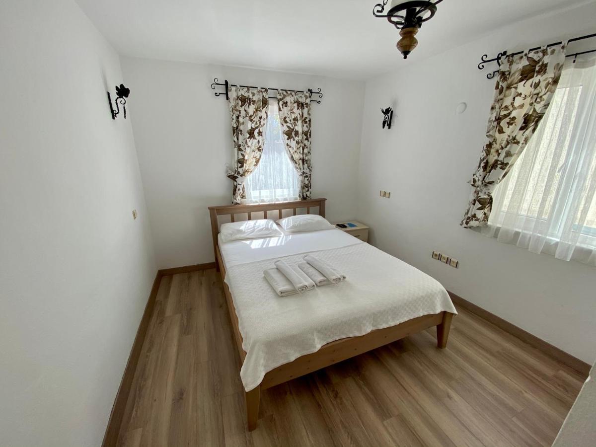 Ada Hotel Tenedos Buitenkant foto