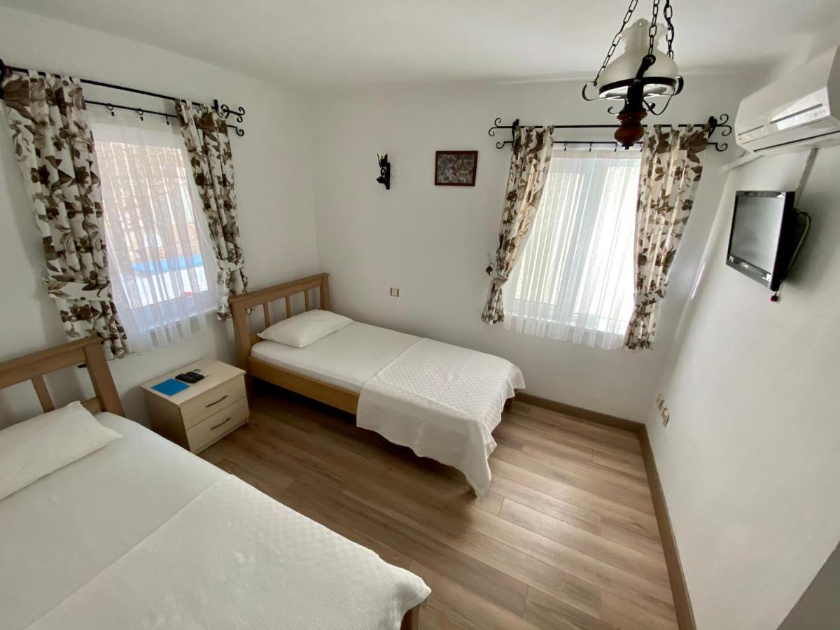 Ada Hotel Tenedos Buitenkant foto
