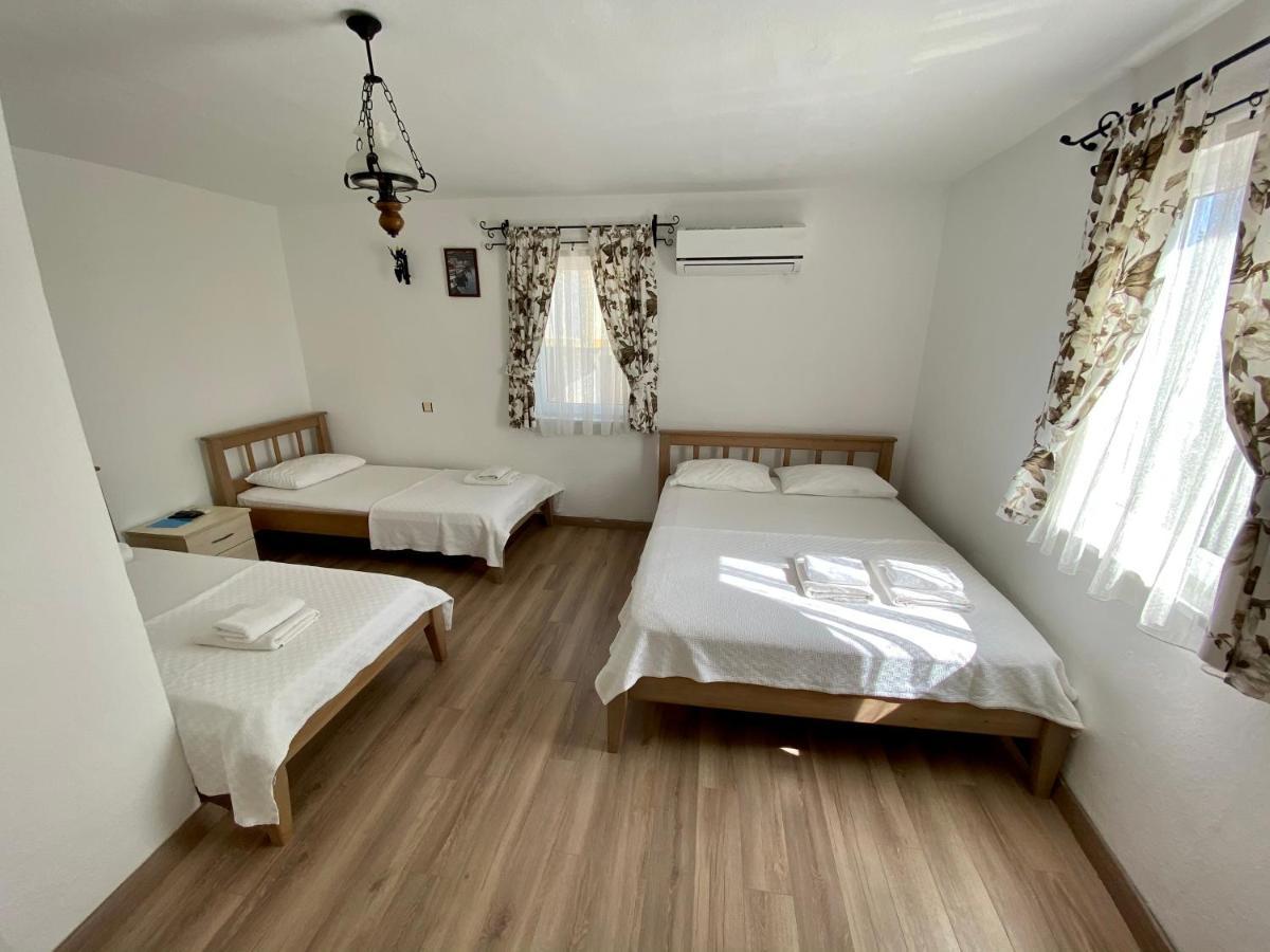 Ada Hotel Tenedos Buitenkant foto