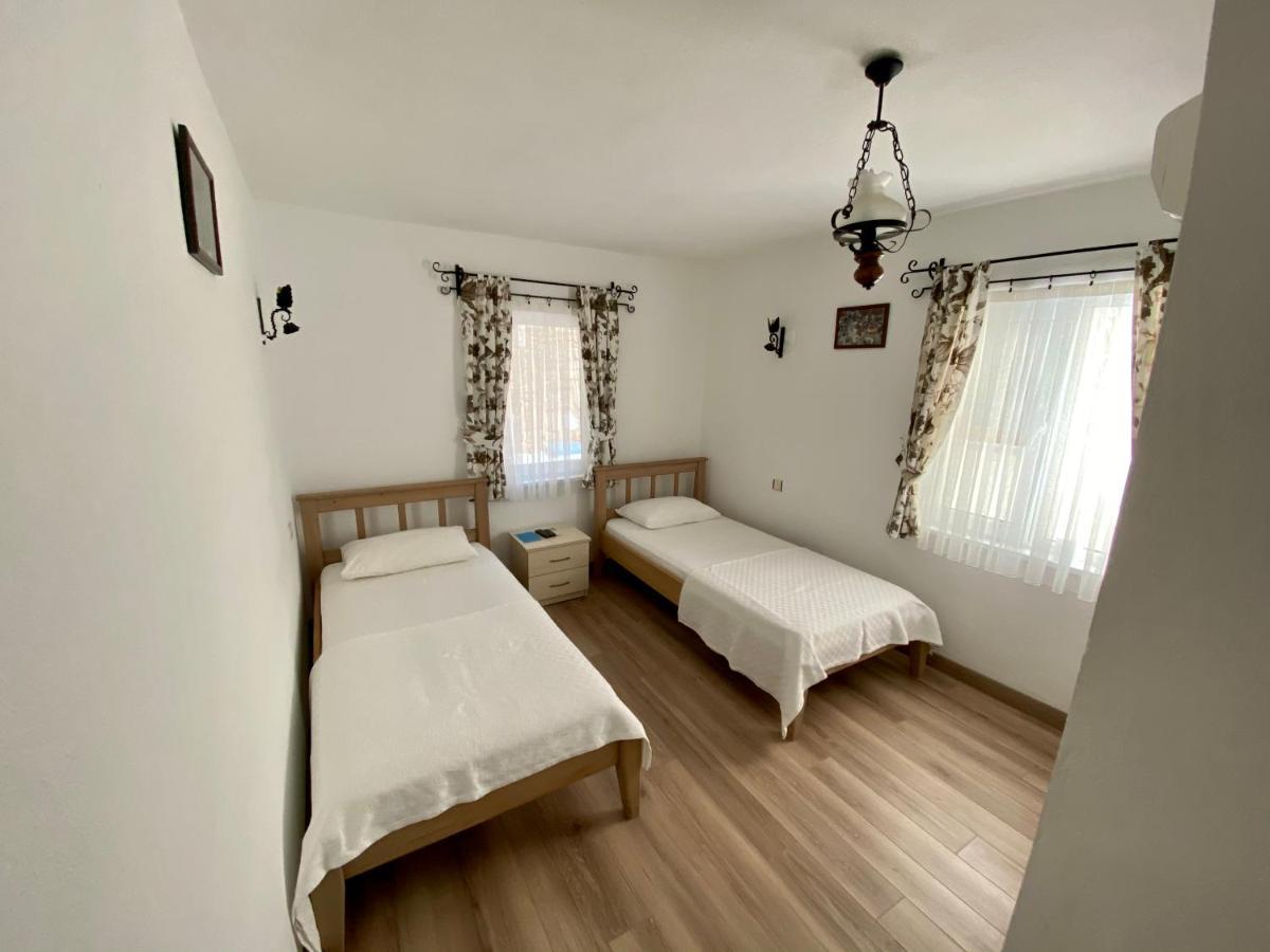Ada Hotel Tenedos Buitenkant foto