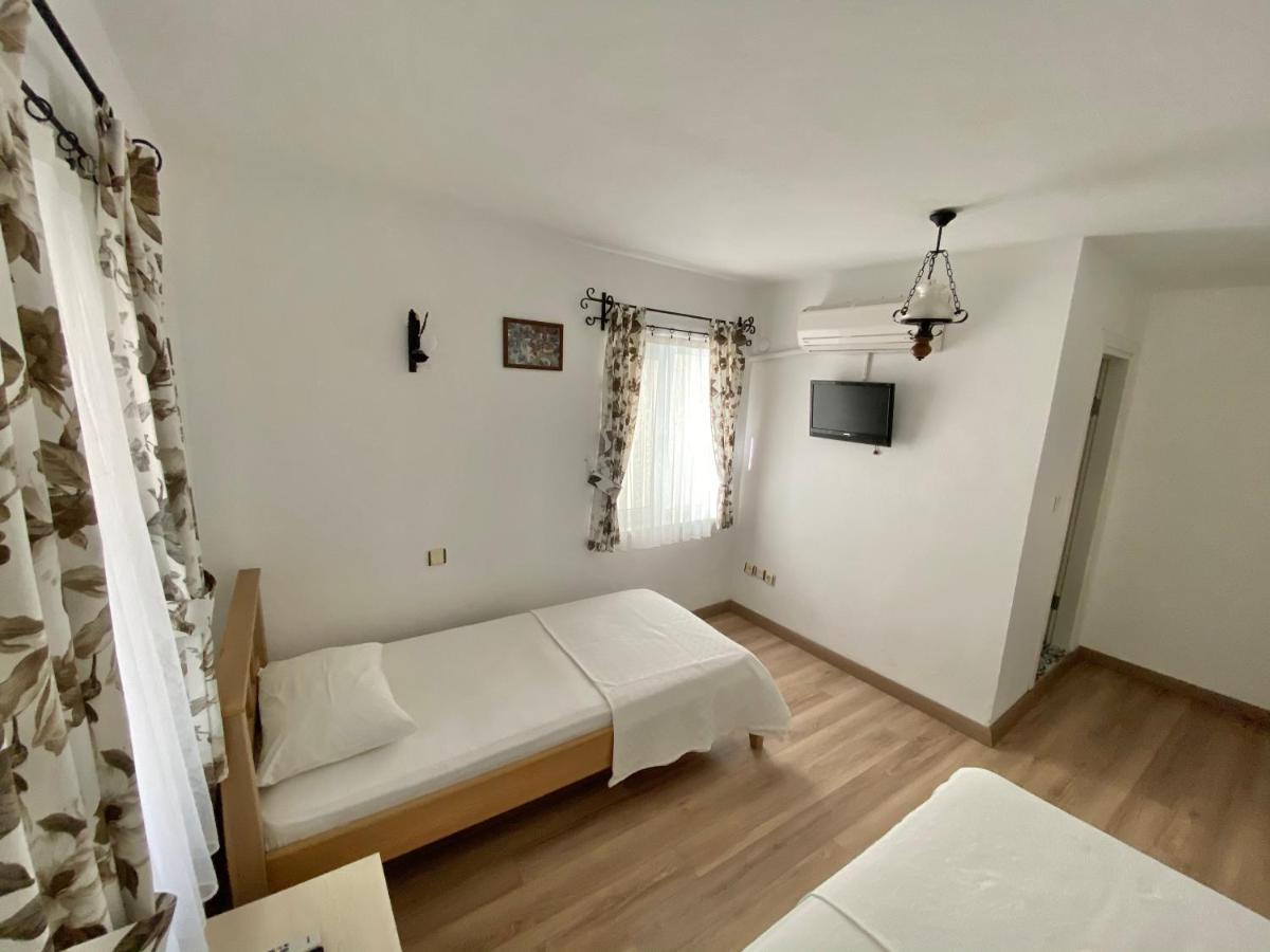 Ada Hotel Tenedos Buitenkant foto