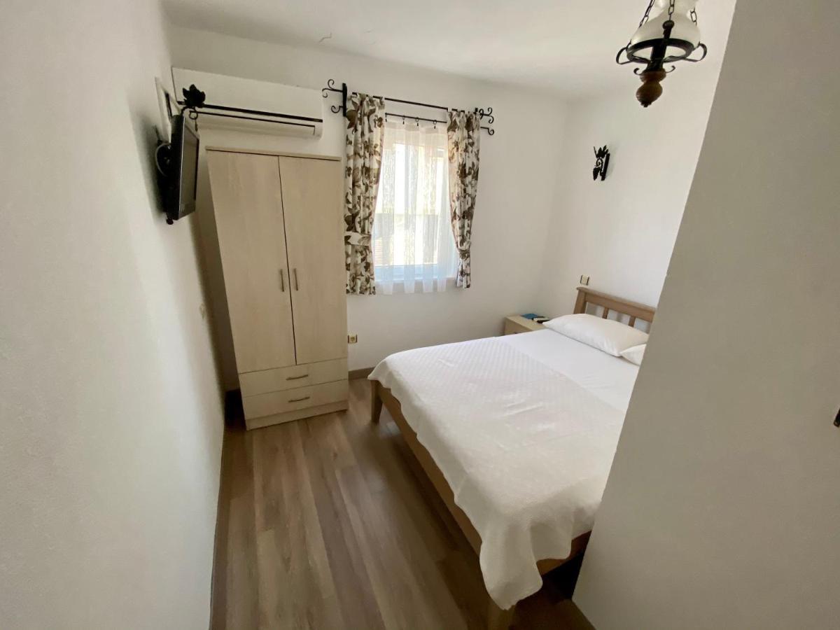 Ada Hotel Tenedos Buitenkant foto