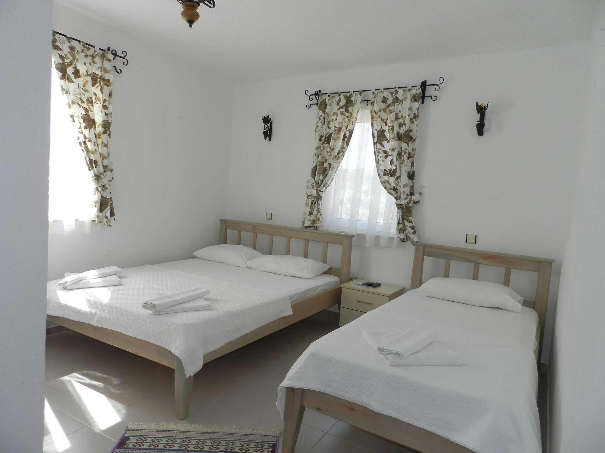 Ada Hotel Tenedos Buitenkant foto