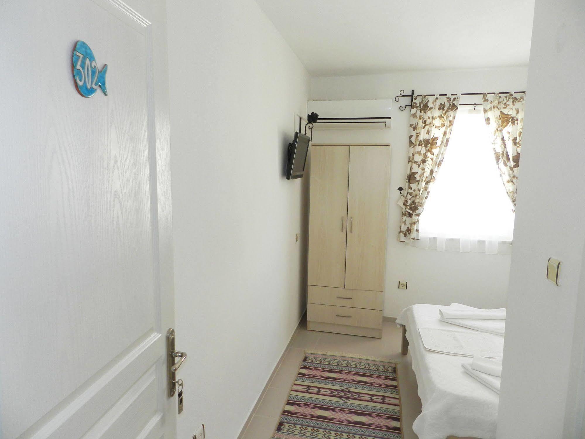 Ada Hotel Tenedos Buitenkant foto
