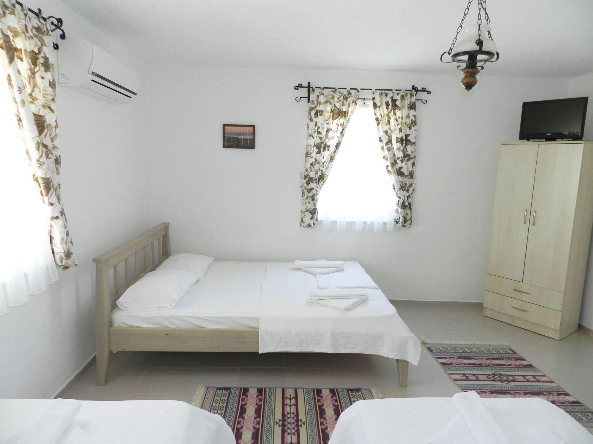 Ada Hotel Tenedos Buitenkant foto